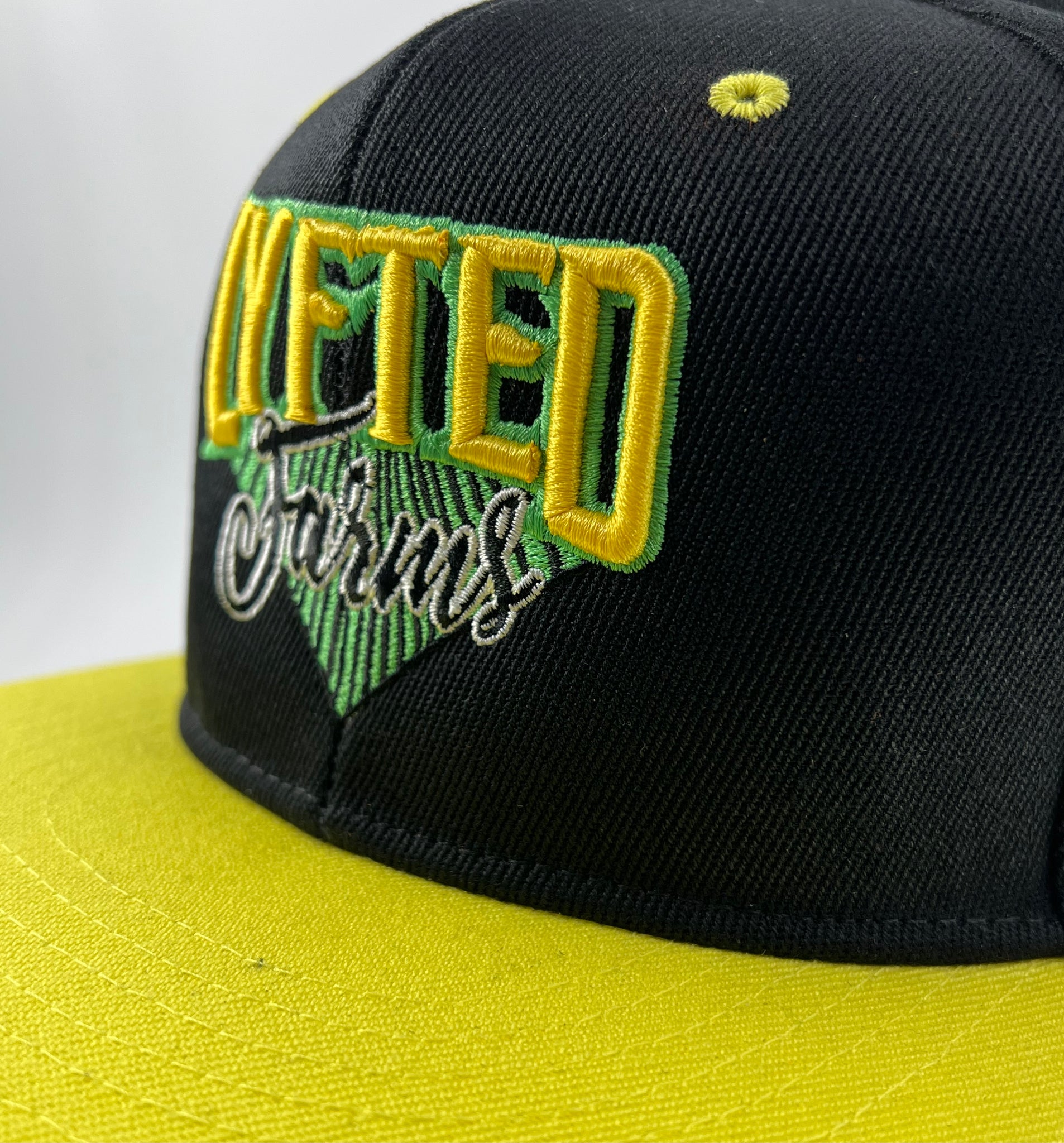 Snapback hat Black yellow